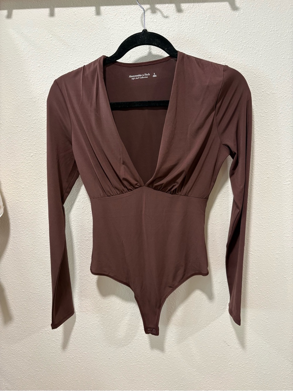 NWT Abercrombie Plum/brown colored Long-Sleeve V-Neck Bodysuit